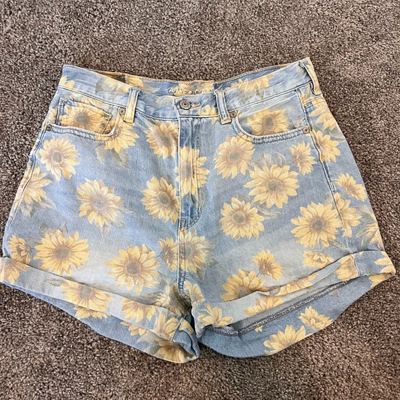 American Eagle Outfitters Pants - American Eagle Sunflower Shorts
